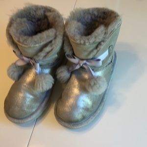 Cute UGG size 2